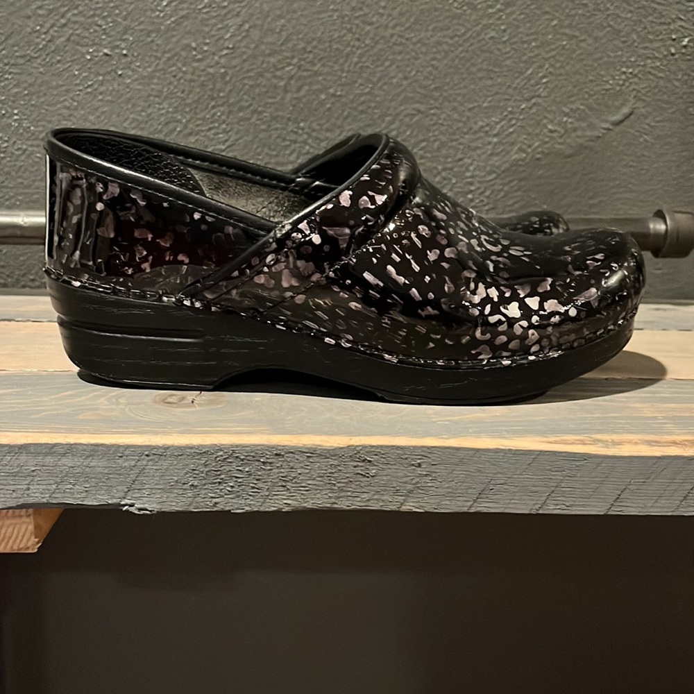 Dansko | Patent Cheetah Print Clogs Size 39 - image 2